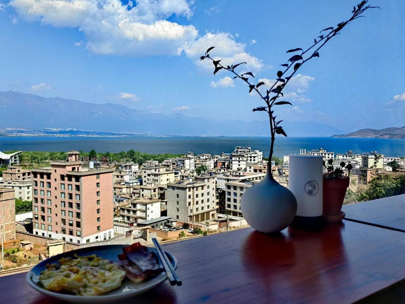Dali Listening Sea View Villa大理听城海景别墅 Extérieur photo