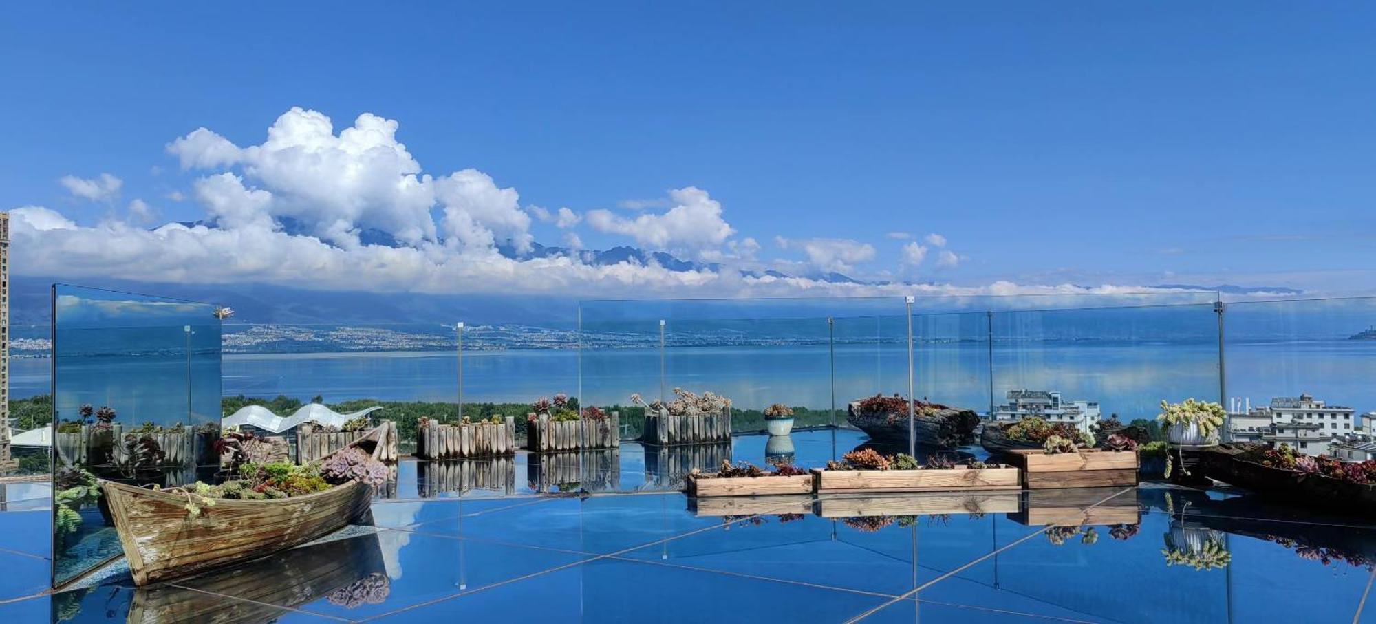 Dali Listening Sea View Villa大理听城海景别墅 Extérieur photo