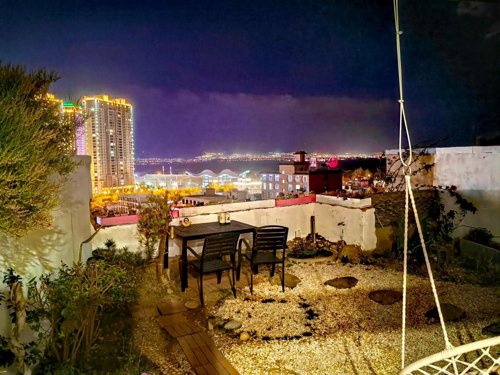 Dali Listening Sea View Villa大理听城海景别墅 Extérieur photo